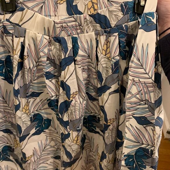 Floral Print Midi Skirt NWT - Picture 4 of 5